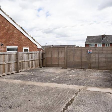 Bungalow In Keynsham Bagian luar foto
