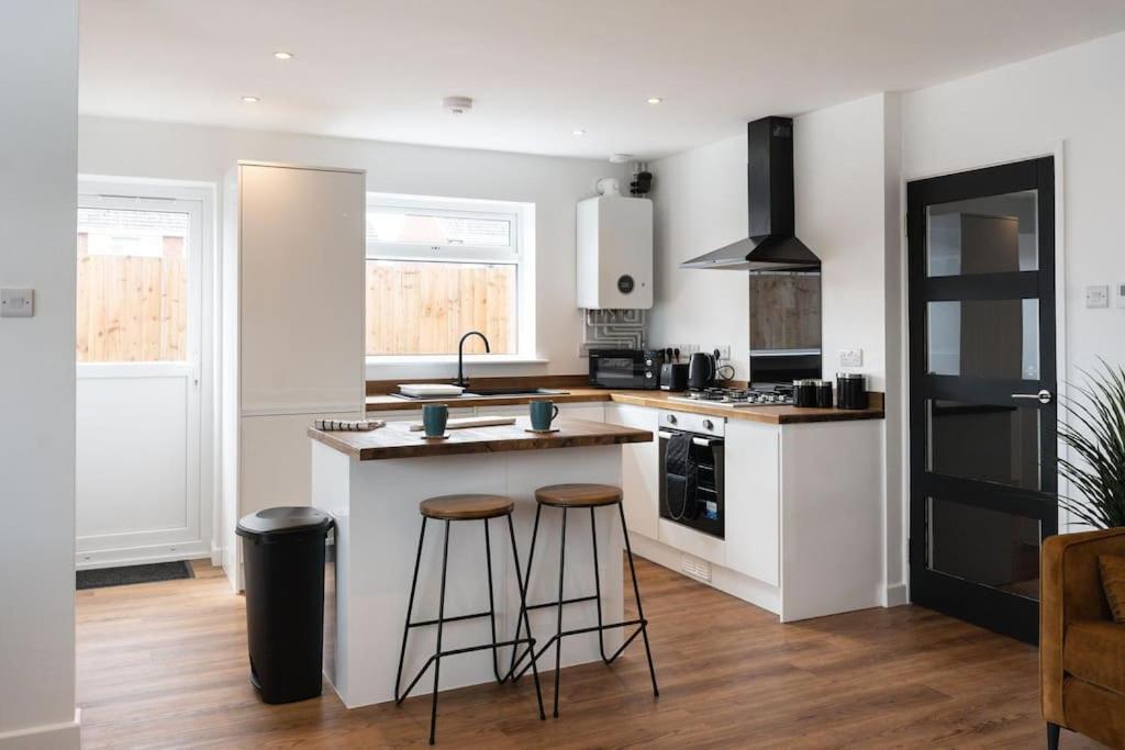 Bungalow In Keynsham Bagian luar foto