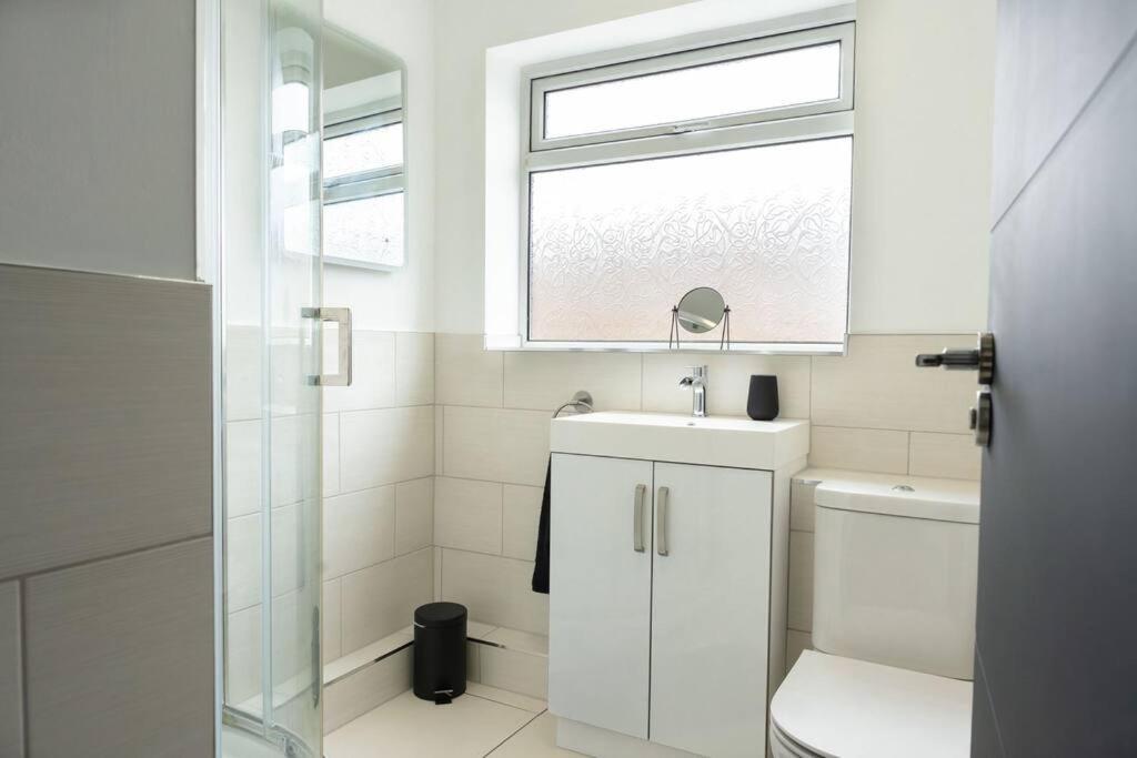 Bungalow In Keynsham Bagian luar foto